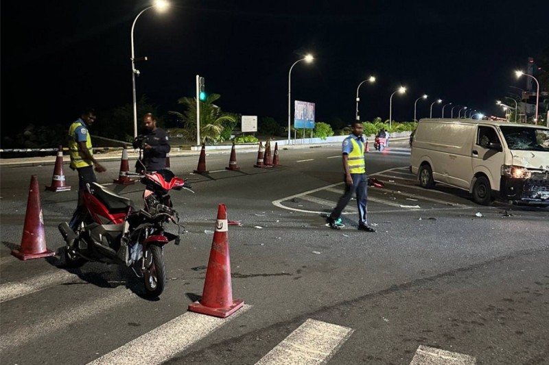 ހައިވޭގައި ދެ ސައިކަލު ޖެހި ހިނގި އެކްސިޑެންޓްގައި އަނިޔާވި މީހަކަށް އައިޖީއެމްއެޗްގައި ފަރުވާދެނީ