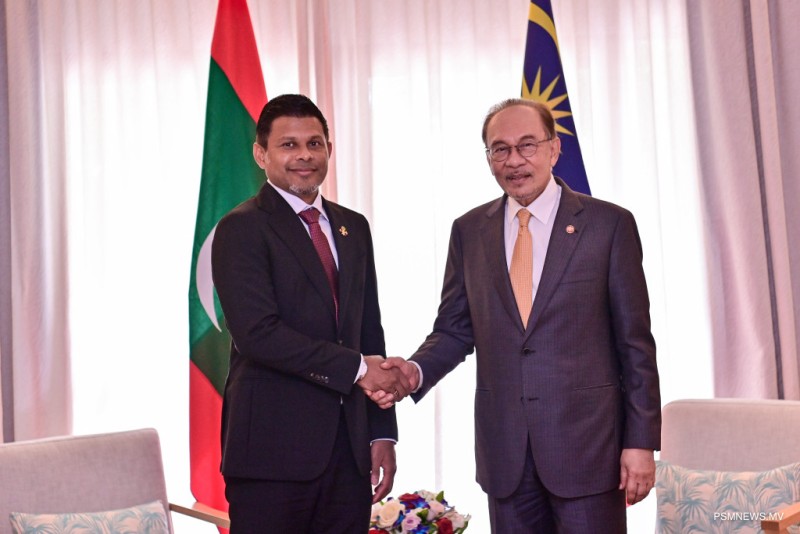 ނައިބު ރައީސް މެލޭޝިއާގެ ބޮޑުވަޒީރުގެ އަރިހަށް އިޙްތިރާމުގެ ޒިޔާރަތެއް ކުރައްވައިފި