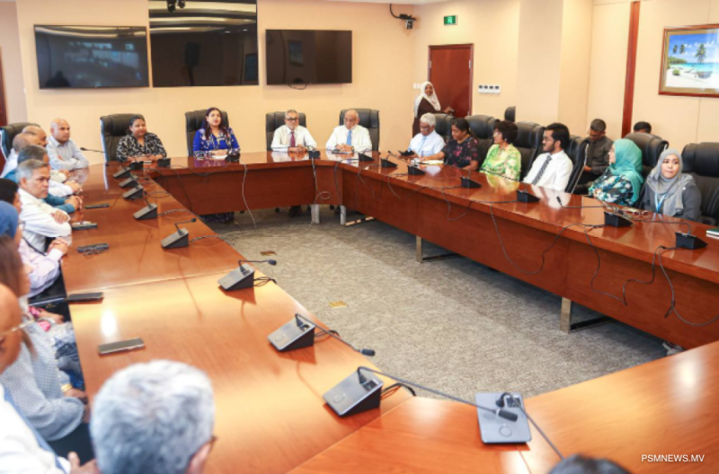 ދިވެހި ސަފީރުންނާއި ވަޒީރު އިރުތިޝާމް ބައްދަލުކުރައްވައިފި