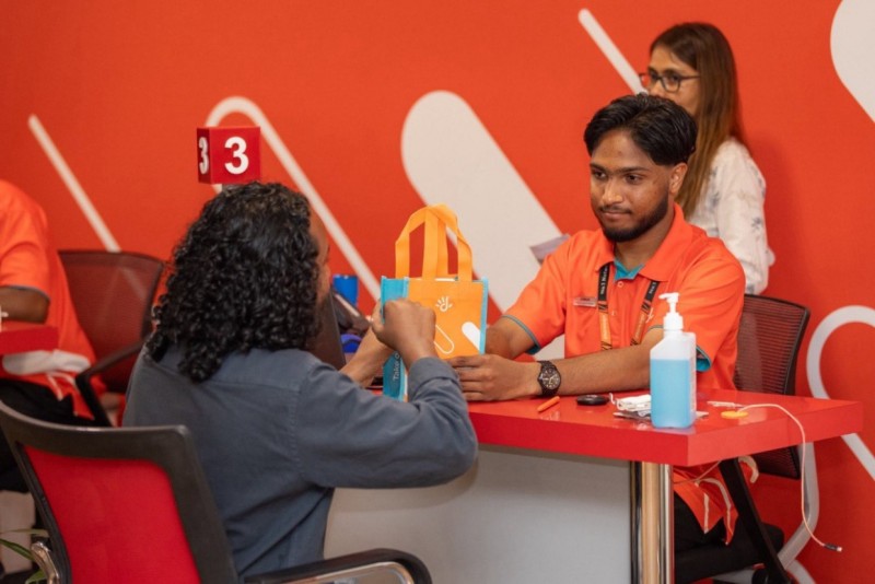 ދިރާގުން އައިފޯން 18 ޕްރޯ ސީރީޒްގެ ފޯނުތައް މާދަމާ ދޫކުރަން ފަށަނީ